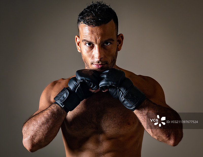 普吉岛的健美运动员肖像图片素材