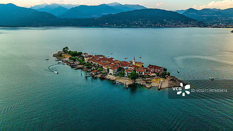 大海对天空的高角度视角图片素材