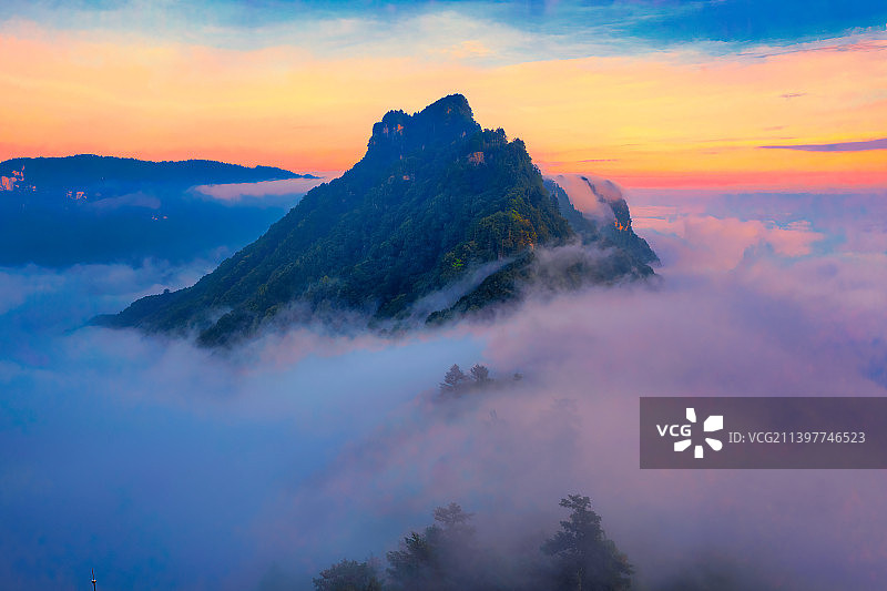 神农架天门垭云海图片素材