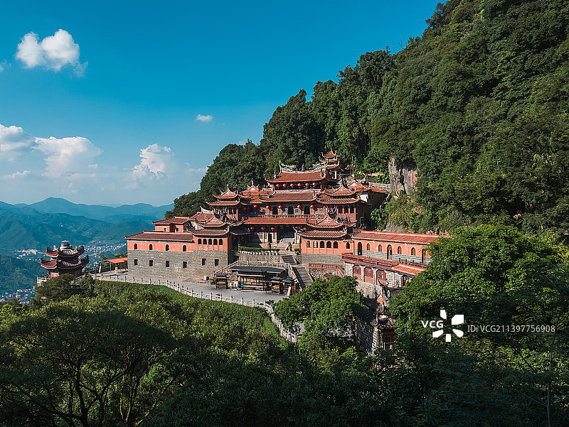 山顶金殿夏季风光图 仙境清水岩图片素材