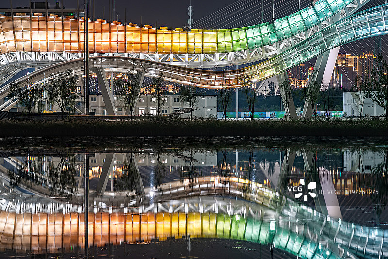 冬奥首钢园滑雪大跳台夜景图片素材