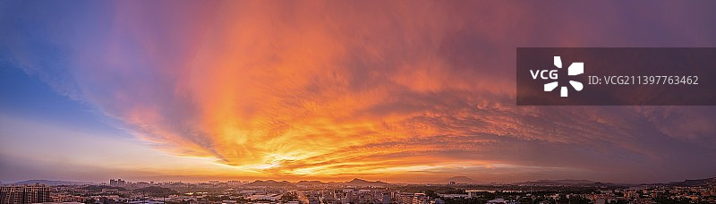 “马鞍”台风来临前的晚霞图片素材