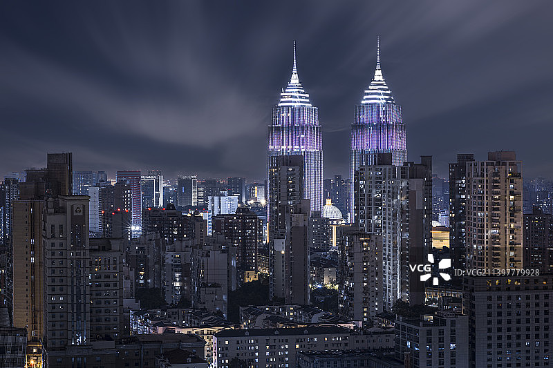 城市风光夜景上海环球港双子塔图片素材