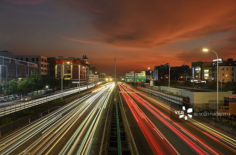 轨迹 台风前期，夕阳无限好，在家门口记录下来了图片素材