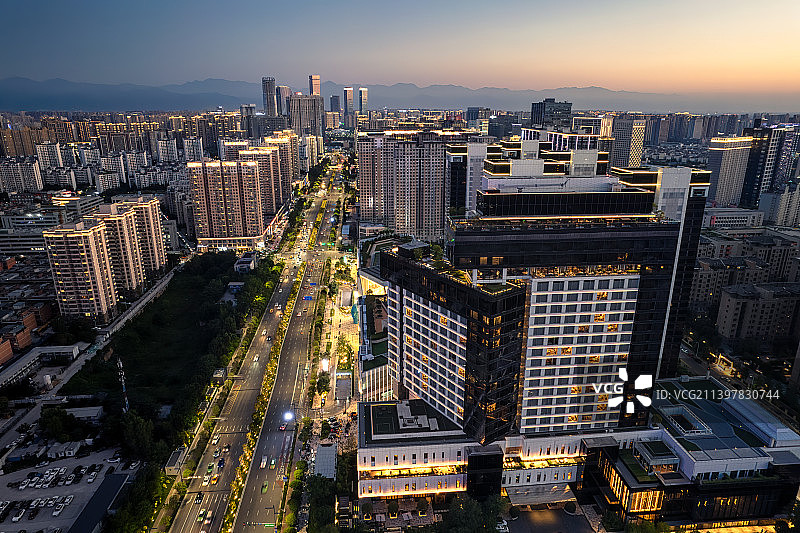 西安高新区中大国际夜景图片素材