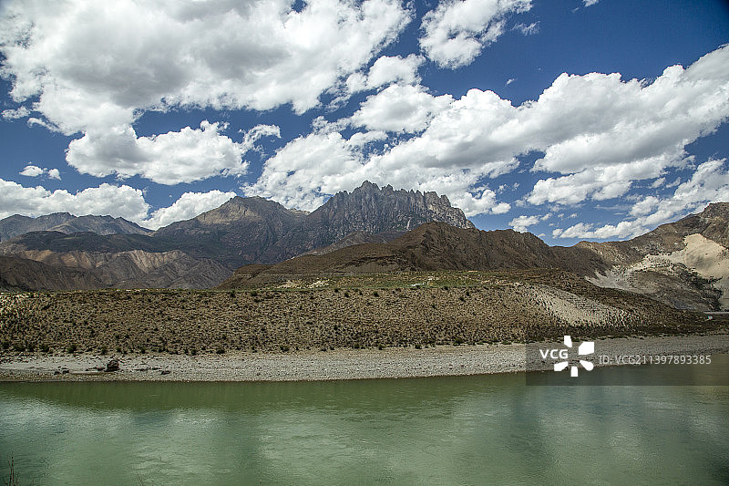 雅鲁藏布江第二大峡谷--加查峡谷又名达谷峡谷图片素材