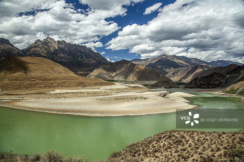 雅鲁藏布江第二大峡谷--加查峡谷又名达谷峡谷图片素材