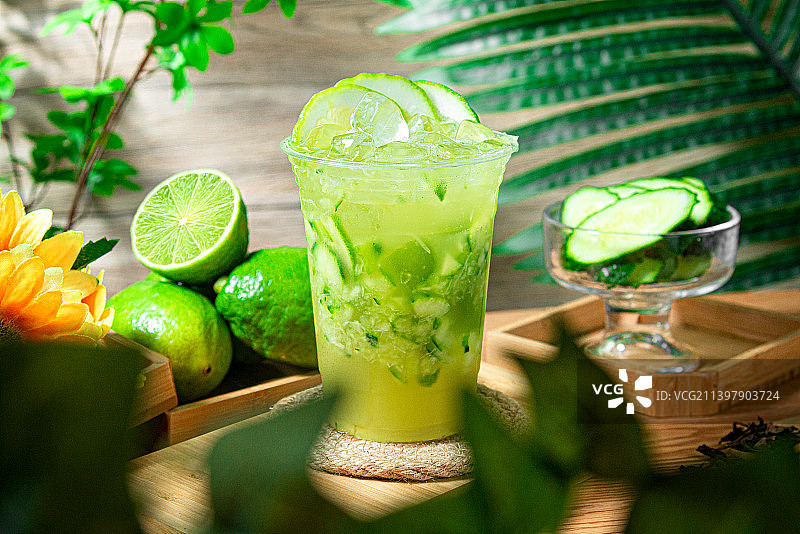 手打柠檬茶 水果茶 水果柠檬茶 场景图 红茶 绿茶图片素材