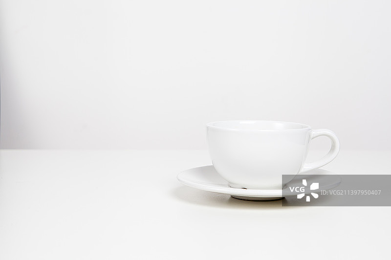 白色背景咖啡杯具特特写图片素材