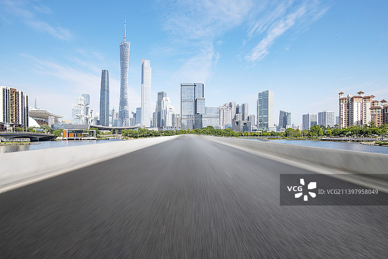 广州南沙城市天际线和公路图片素材