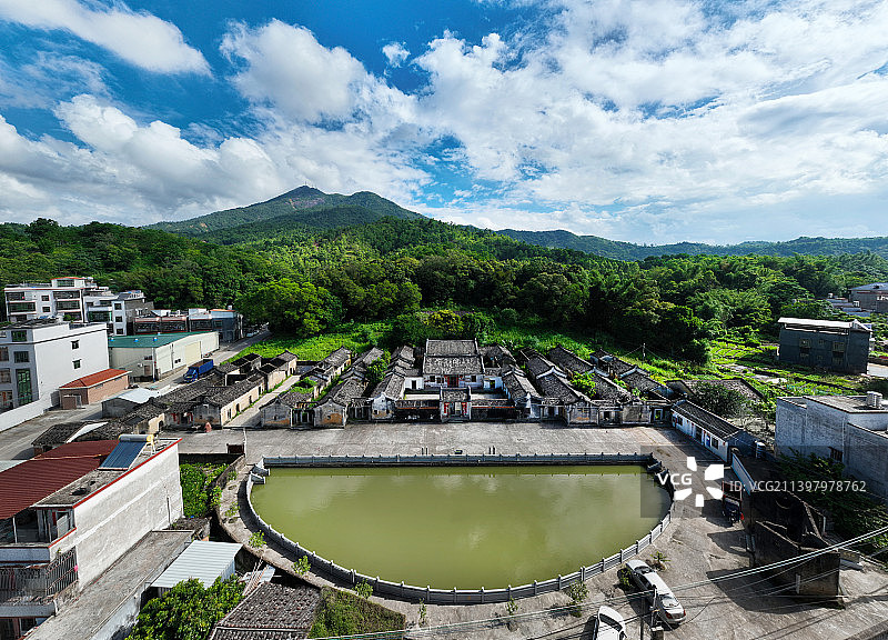 广东省汕尾市陆河县九厅十八井客家围屋火山嶂航拍图片素材