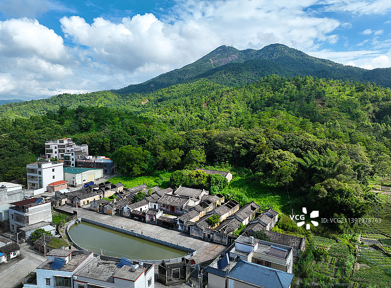 广东省汕尾市陆河县九厅十八井客家围屋火山嶂航拍图片素材