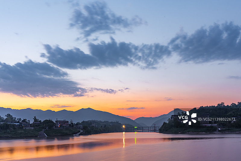 渠江晨光图片素材