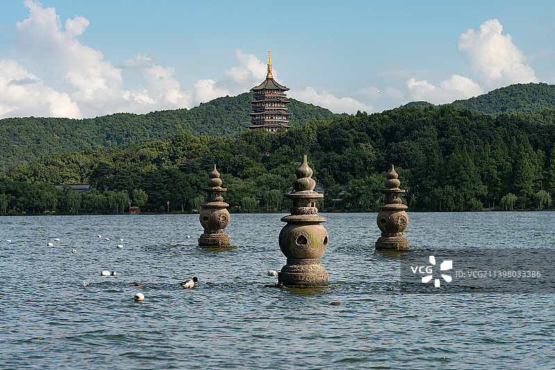 杭州西湖三潭印月雷峰塔图片素材
