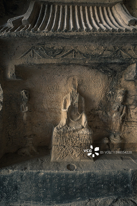 龙门石窟古阳洞图片素材