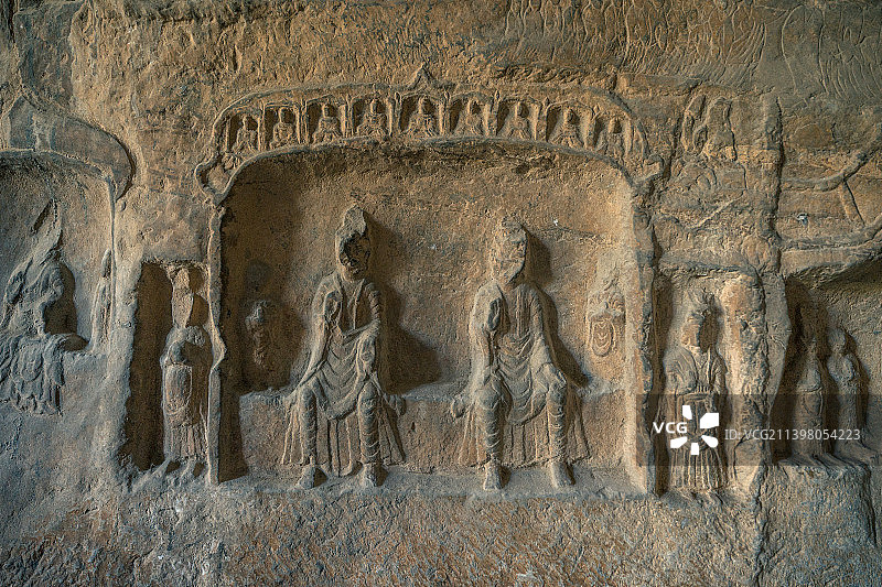 龙门石窟古阳洞图片素材