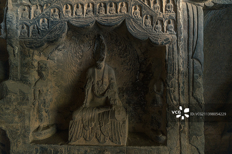 龙门石窟古阳洞图片素材