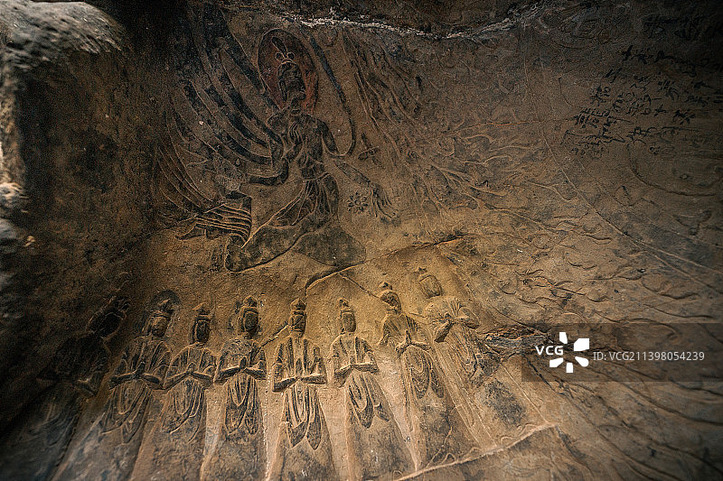 龙门石窟古阳洞图片素材