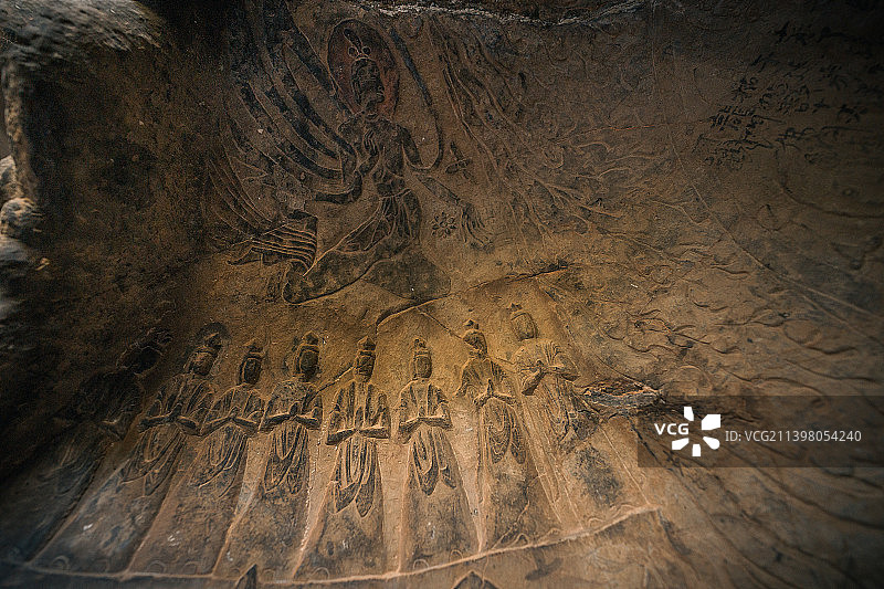 龙门石窟古阳洞图片素材