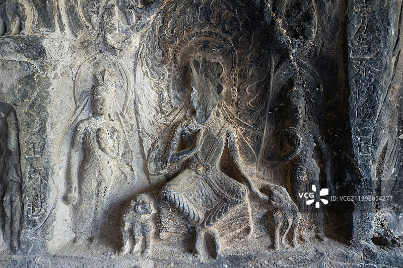 龙门石窟古阳洞图片素材