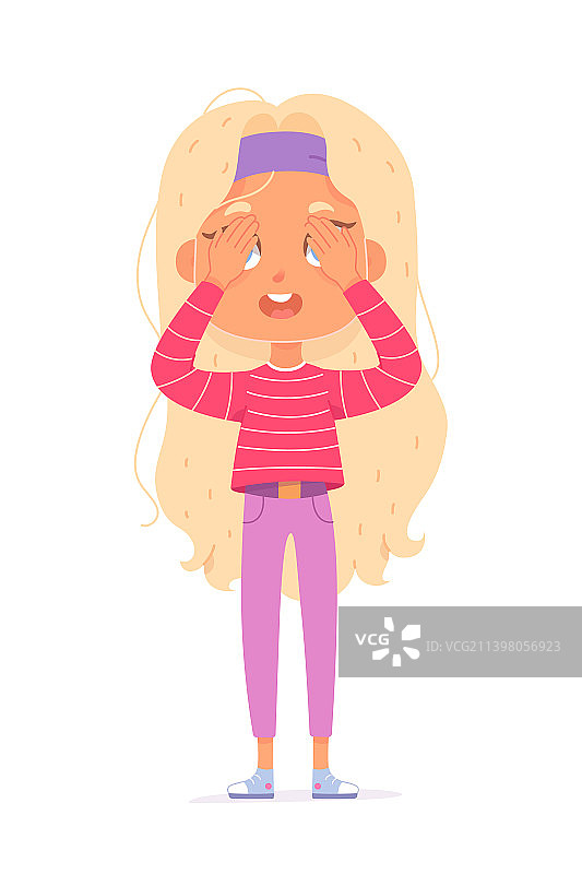 可爱的女孩用手臂遮住眼睛，害羞的动作图片素材