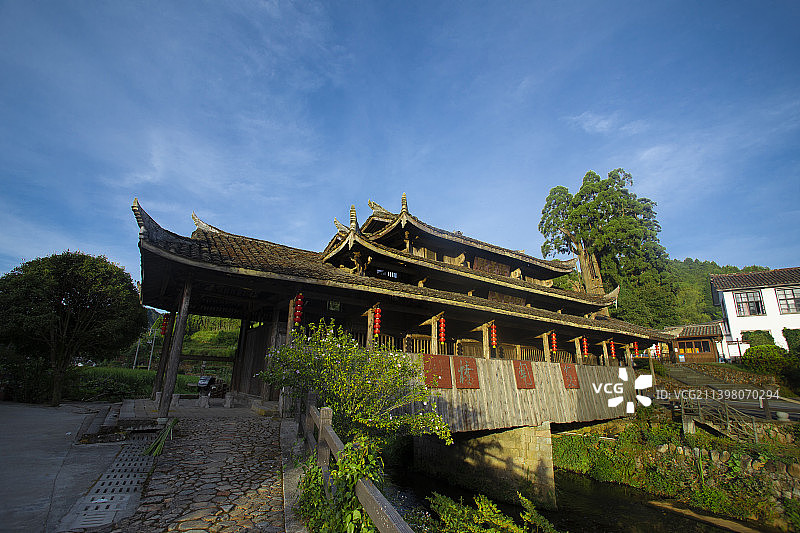 浙江省丽水市景宁云中大漈护关廊桥图片素材