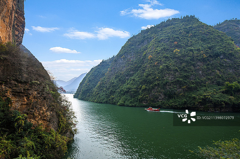重庆巫山大宁河小三峡峡谷群山图片素材