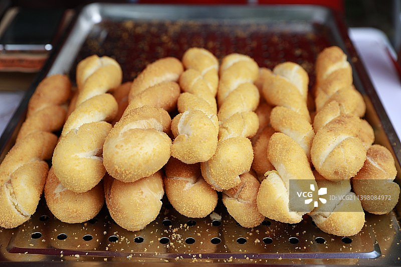 榴莲酸奶爆浆麻花图片素材