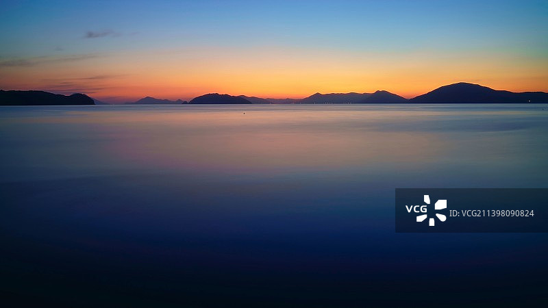 日落时海天相映的风景图片素材