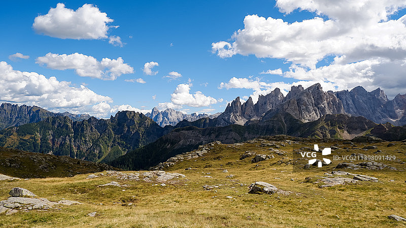 意大利贝卢诺Predazzo山水风光图片素材