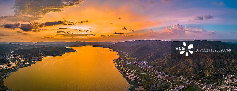 云南省红河州石屏县异龙湖晚霞图片素材