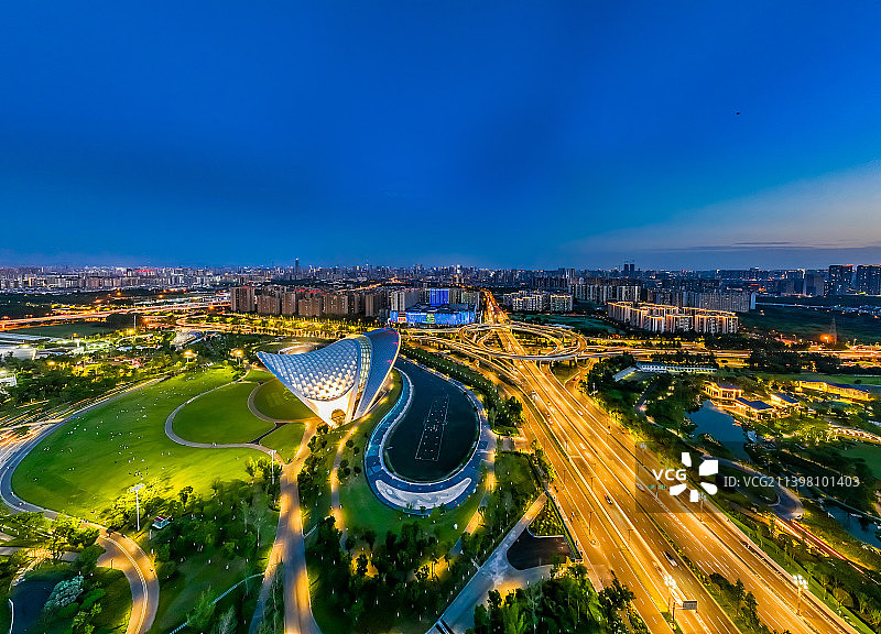 成都露天音乐公园银贝壳图片素材