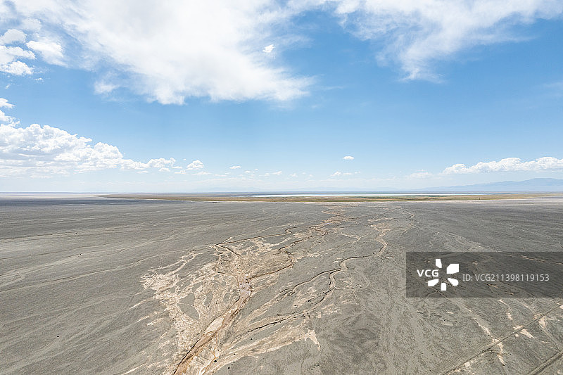 高视角无人机航拍国道215 当金山 阿尔金山 阿克塞 小苏干湖自然保护区图片素材