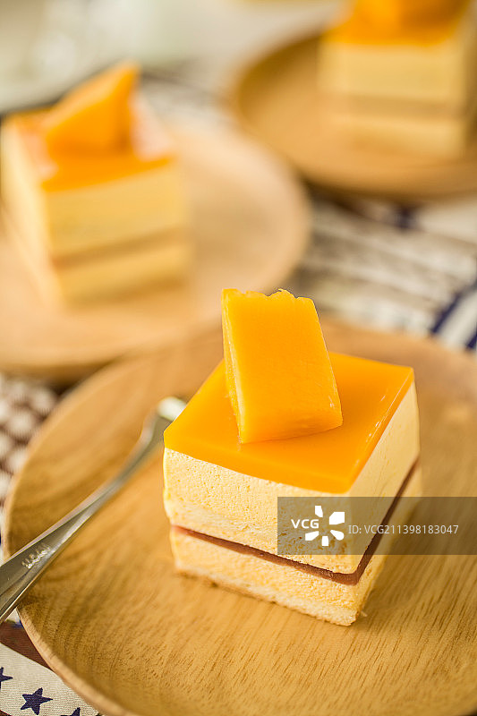 芒果慕斯，慕斯蛋糕，生日蛋糕，蛋糕，下午茶，甜品，精致，甜点，文艺，盘子，温馨，美食，卡路里，网红蛋图片素材