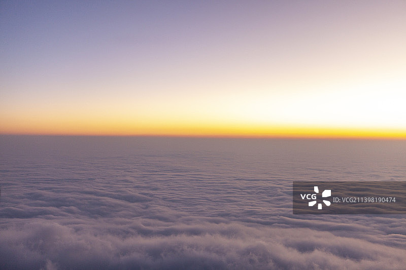 2022年1月3日四川省峨眉山市，峨眉山日出，云海，白云，太阳，奇观，自然，壮阔，罕见，风景，旅游，图片素材