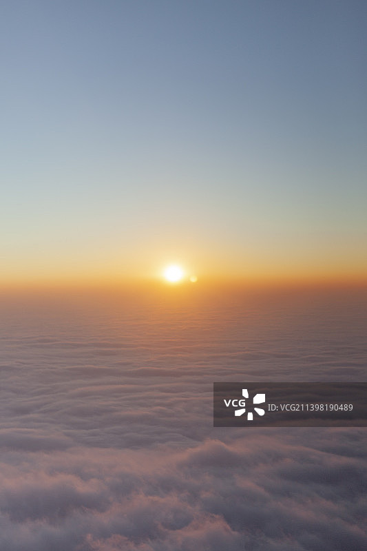 2022年1月3日四川省峨眉山市，峨眉山日出，云海，白云，太阳，奇观，自然，壮阔，罕见，风景，旅游，图片素材