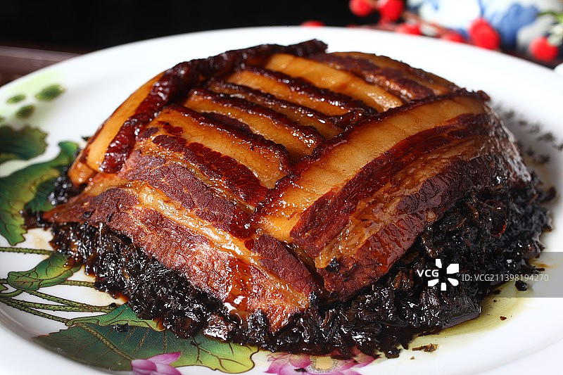 梅菜扣肉，荷叶肉，蒸肉，咸菜肉，川菜，美食，美味，家常菜，传统菜，中餐，午餐，晚餐，传统美食，美食文图片素材