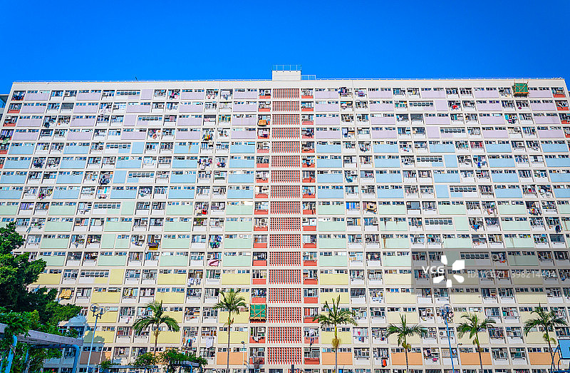 香港九龙黄大仙区彩虹邨公共屋邨彩色建筑图片素材