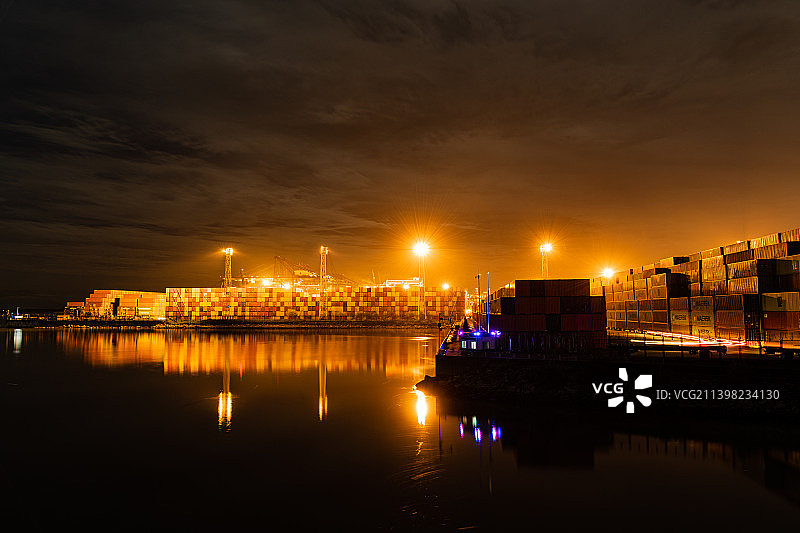 夜晚盐田港图片素材