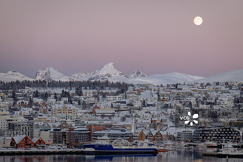 挪威月出图片素材