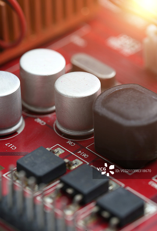 电路板上的电容芯片图片素材