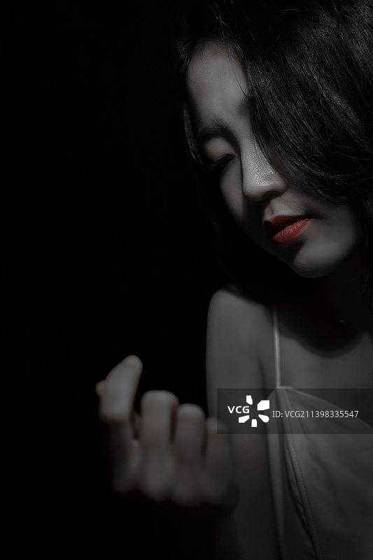 人像摄影-美女黑白图片素材