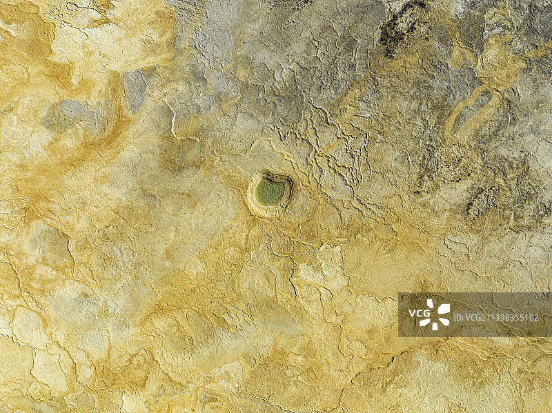 青海省茫崖市恶魔之眼艾肯泉图片素材