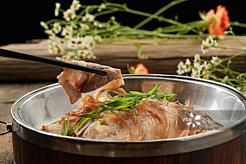 红油豆豉蒸肘花图片素材