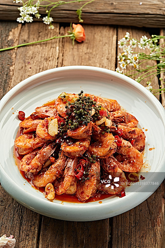 川味蒜香椒麻开背大海虾图片素材