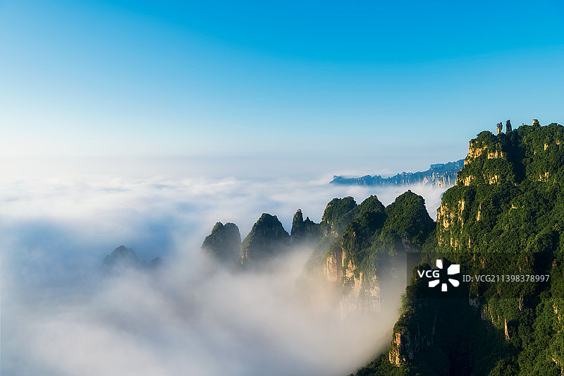 太行山脉河南省新乡段辉县沙窑乡小井村轿顶山景区夏季云海户外风光图片素材