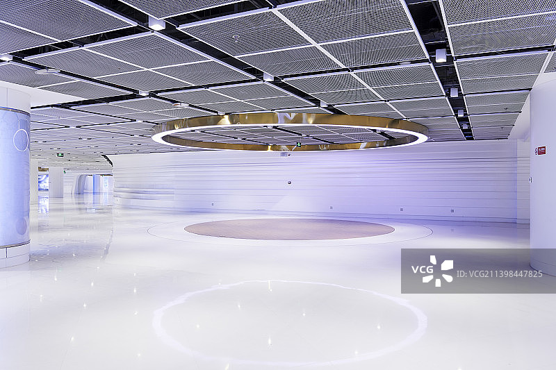 白色简约未来感艺术设计大厅展厅图片素材