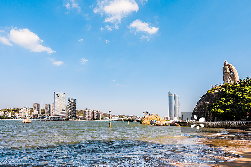 中国福建厦门鼓浪屿海滩皓月园郑成功雕像图片素材