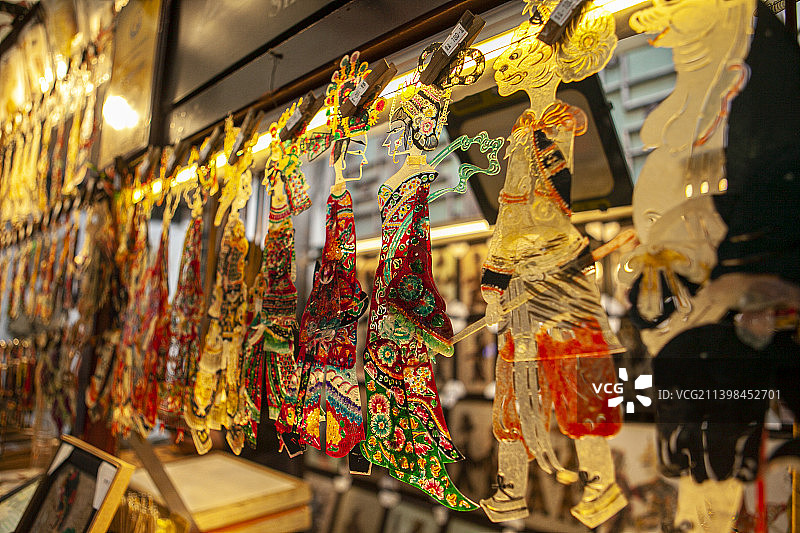 2021年10月，四川省成都市锦里，皮影，皮影戏，皮影表演，非物质文化遗产，非遗，传统手艺，传统文化图片素材