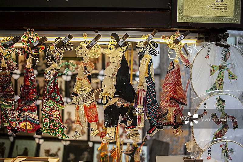 2021年10月，四川省成都市锦里，皮影，皮影戏，皮影表演，非物质文化遗产，非遗，传统手艺，传统文化图片素材